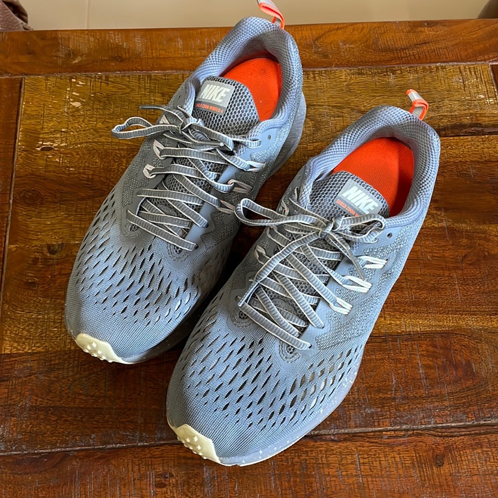 Nike Tennis Shoes